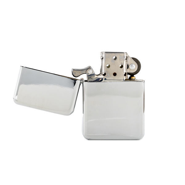 Isqueiro a gasolina clássico em cromado