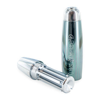 Rei dos tubos metálicos surpreendido (olhos vermelhos)