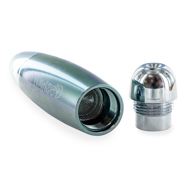 Rei dos tubos metálicos surpreendido (olhos vermelhos)