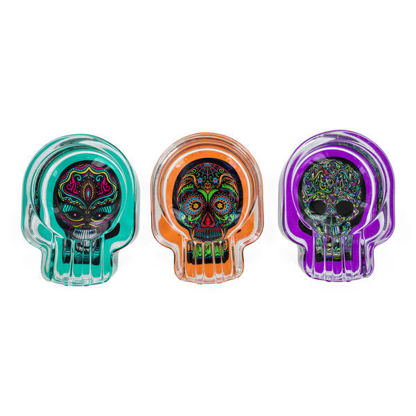 Cinzeiro de vidro em forma de caveira