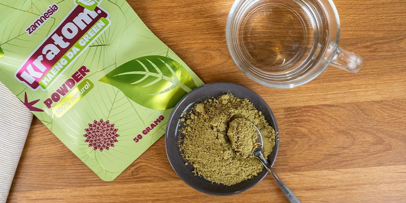 Como prevenir a náusea causada por kratom