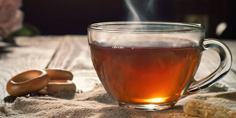 O método tradicional de preparar a raíz de sonho africana