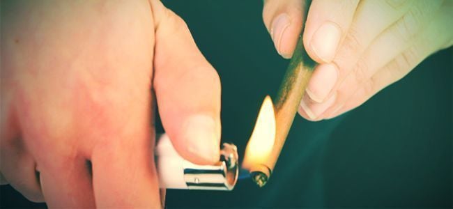 AQUEÇA O BLUNT E ACENDA-O