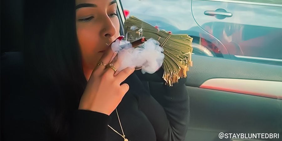 @staybluntbri Principais influenciadoras femininas de cannabis no Instagram: @staybluntbri