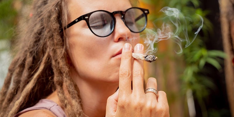 Deve fumar para perder peso?