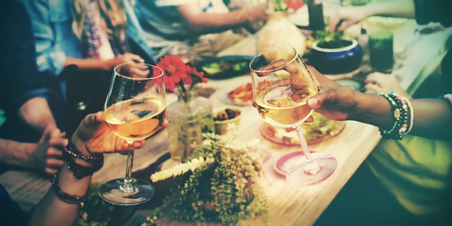 Participa num festival de comida e vinho