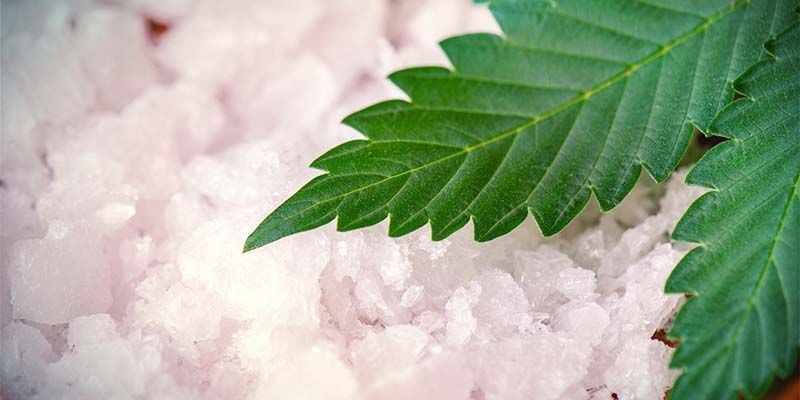 Vantagens de Usar Cristais de CBD