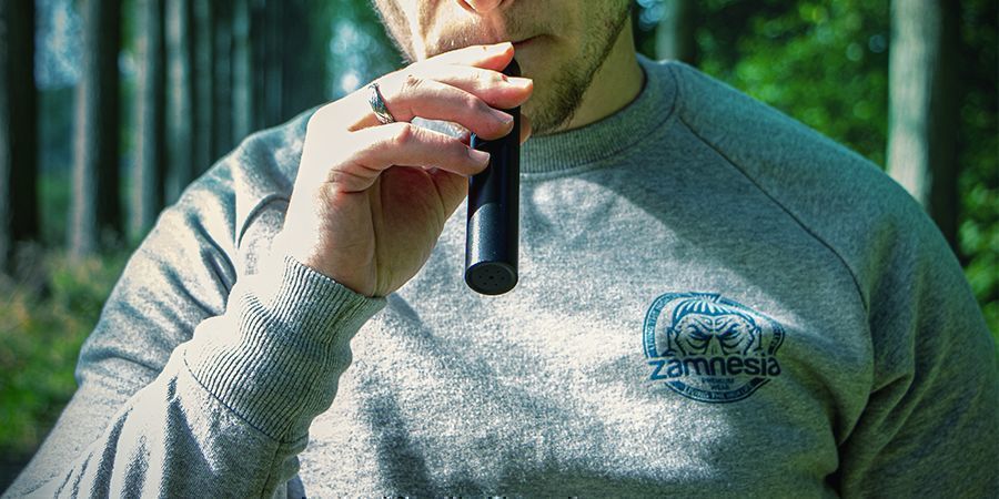 Como os comestíveis de canábis diferem de outras formas de consumo, como fumar ou vaporizar?