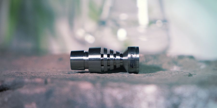Limpeza de um prego de titânio para dab