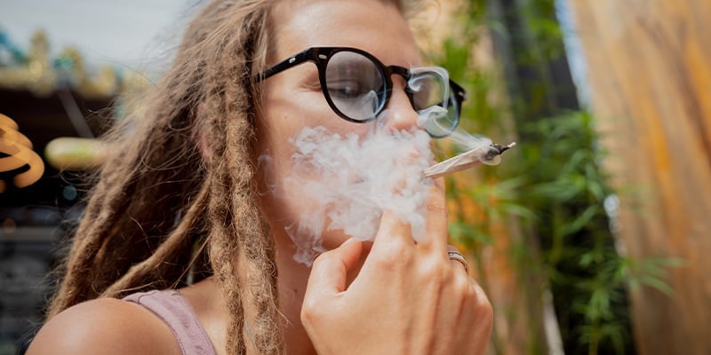 Inalar cannabis: Requer prática