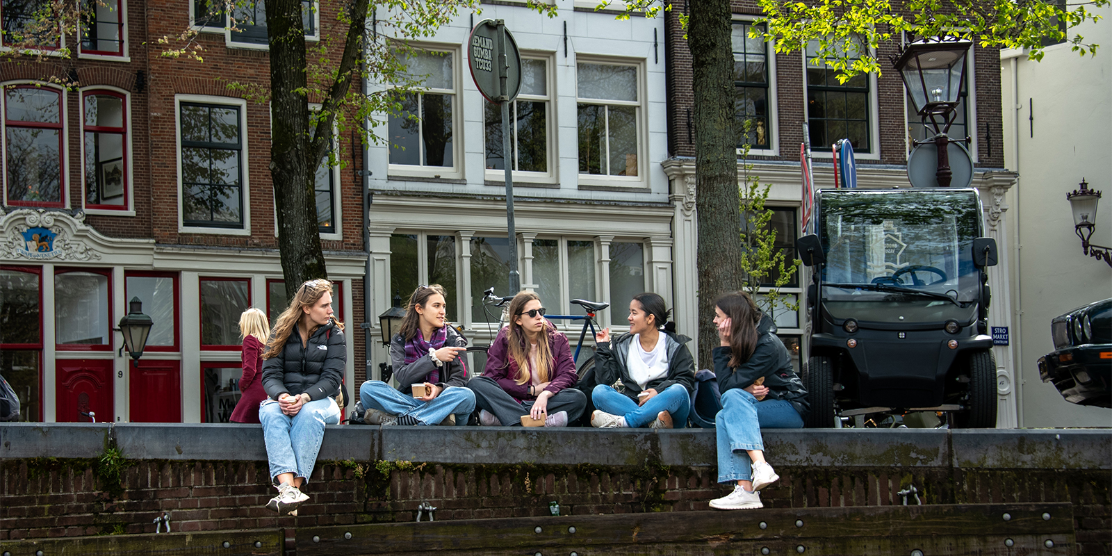 Explora a cultura dos coffeeshops de Amesterdão Explora a cultura dos coffeeshops de Amesterdão