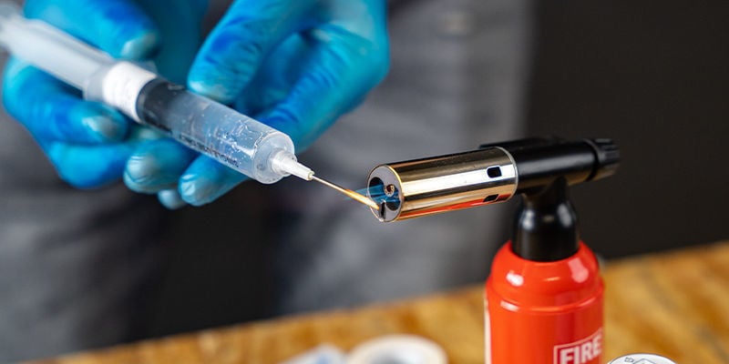 Esterilize todo o material e o ambiente