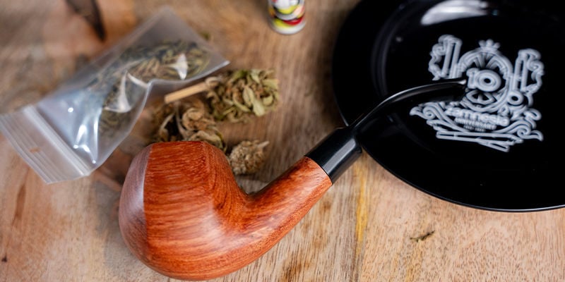 É possível fumar erva num cachimbo de tabaco?