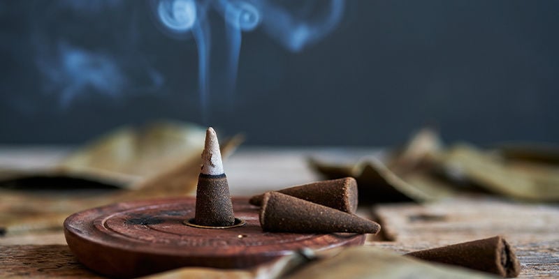 Procure incenso calmante hoje