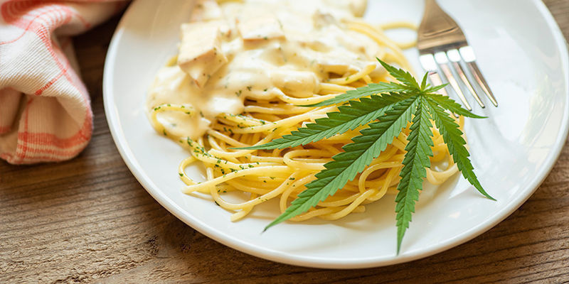 Como organizar um jantar com canábis