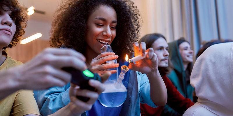 Combinar cannabis e videojogos