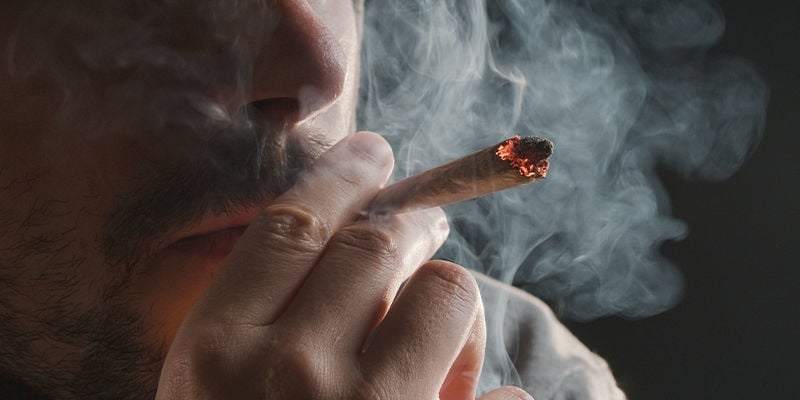Pode-se fumar canábis no espaço?