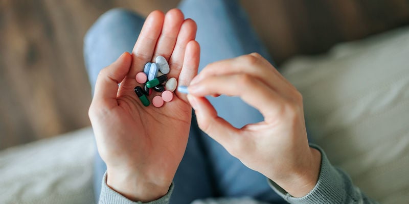 Como é tratada a dependência de kratom?