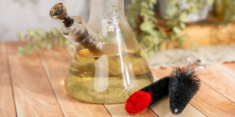Como limpar o seu bong: Avaliação do material do seu bong