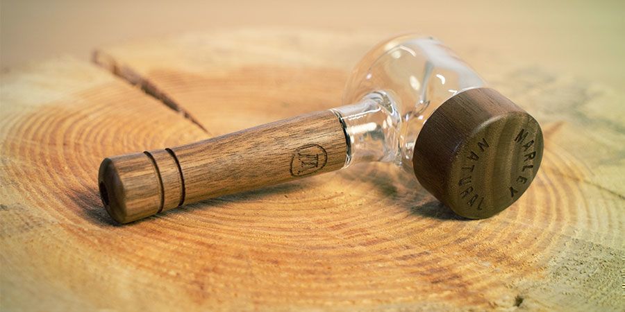 Sugestão de cachimbo de erva: Cachimbo híbrido de vidro e madeira Wave