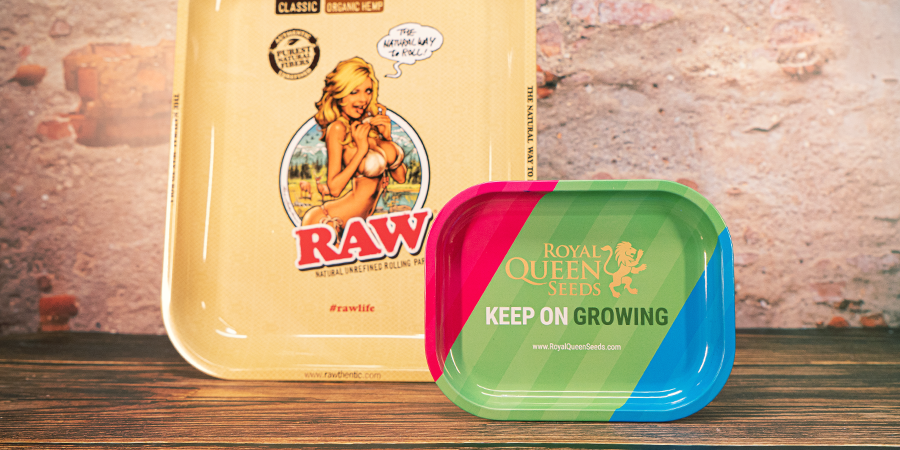 Tabuleiros de enrolar de plástico e metal