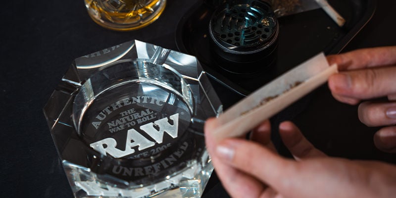 Cinzaleira de vidro cristal Raw