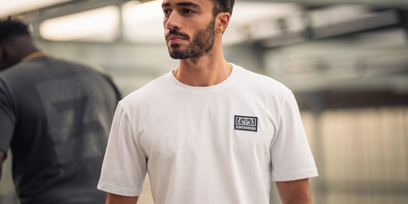 T-shirt Gráfica Icon Zamnesia