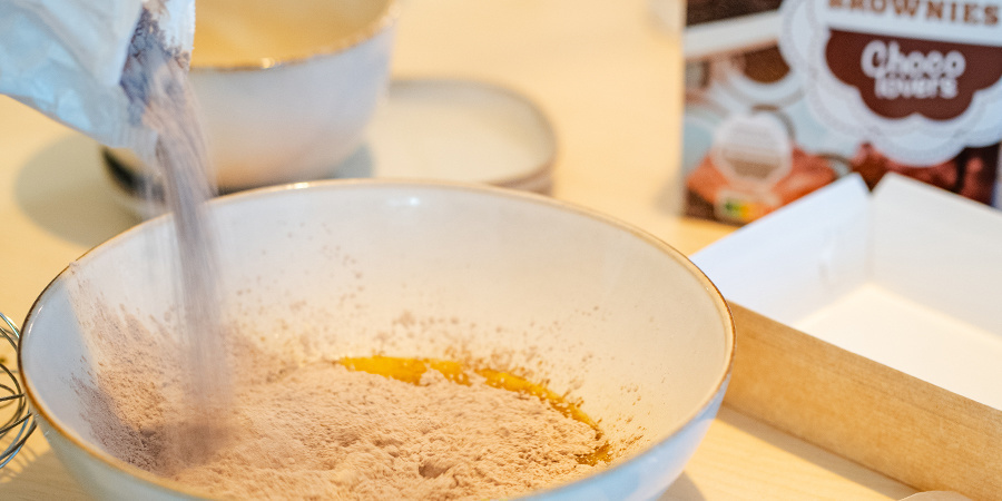 Acrescente o preparado para brownies Acrescente o preparado para brownies