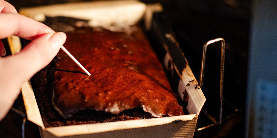 Use um palito para verificar o ponto de cozedura Use um palito para verificar o ponto de cozedura