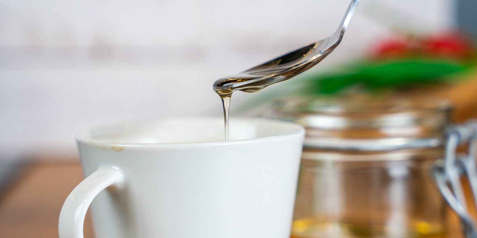 Do favo para o efeito: Faz o teu próprio mel de canábis!